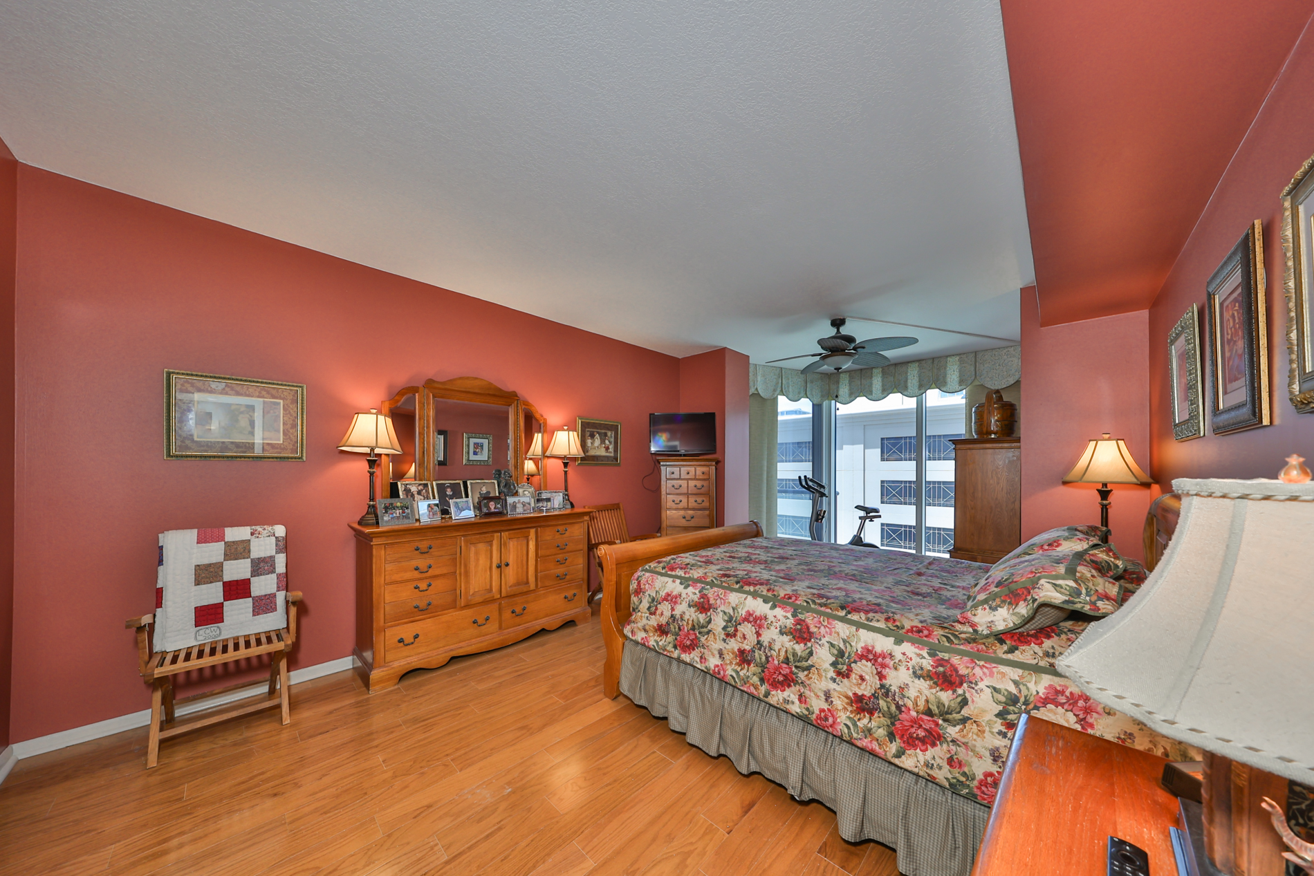 St Petersburg, Florida, 33701, United States, 3 Bedrooms Bedrooms, ,3 BathroomsBathrooms,Residential,For Sale,1924192