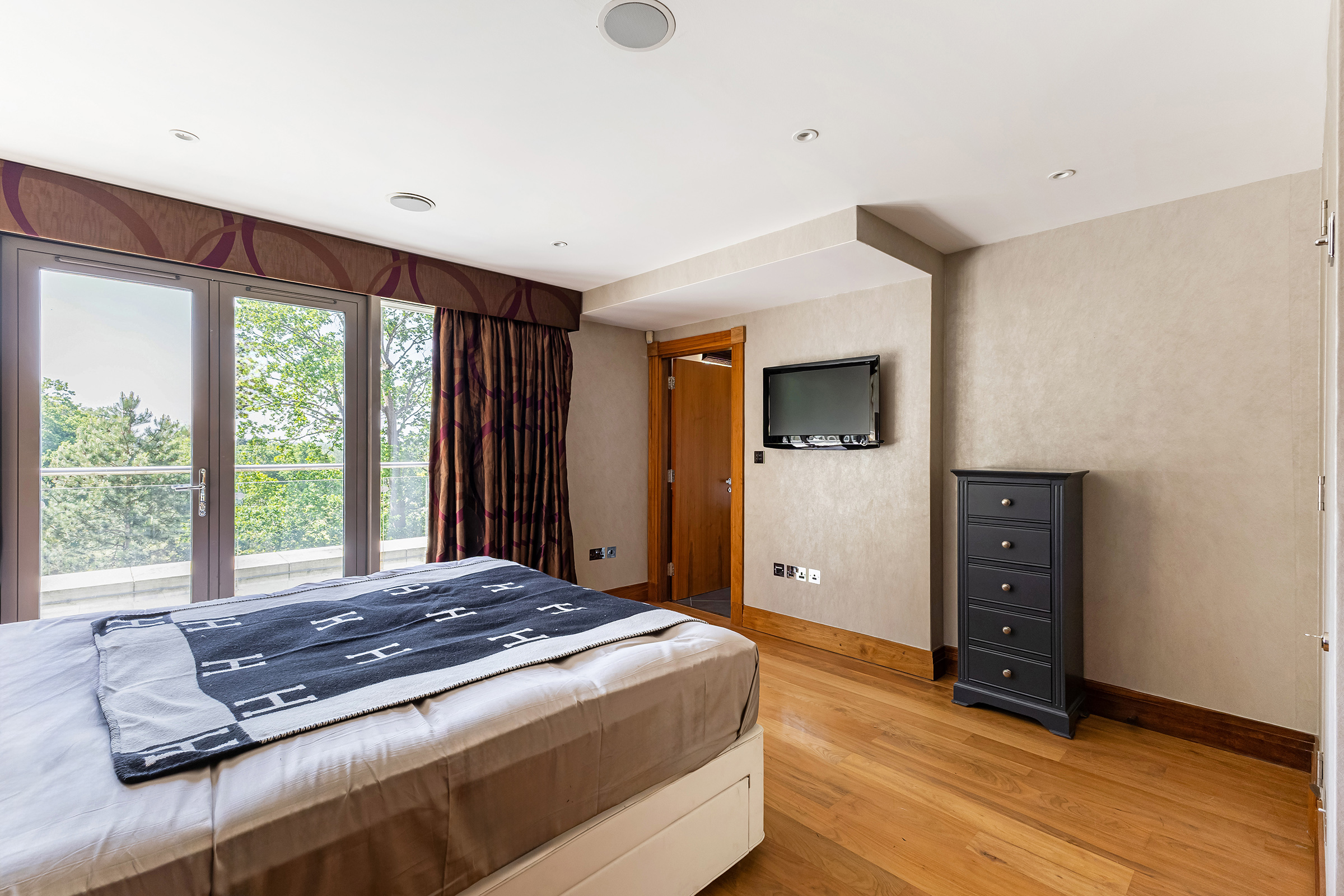  Penthouse residence with extensive terraces in a landmark gated estate - 物件實景