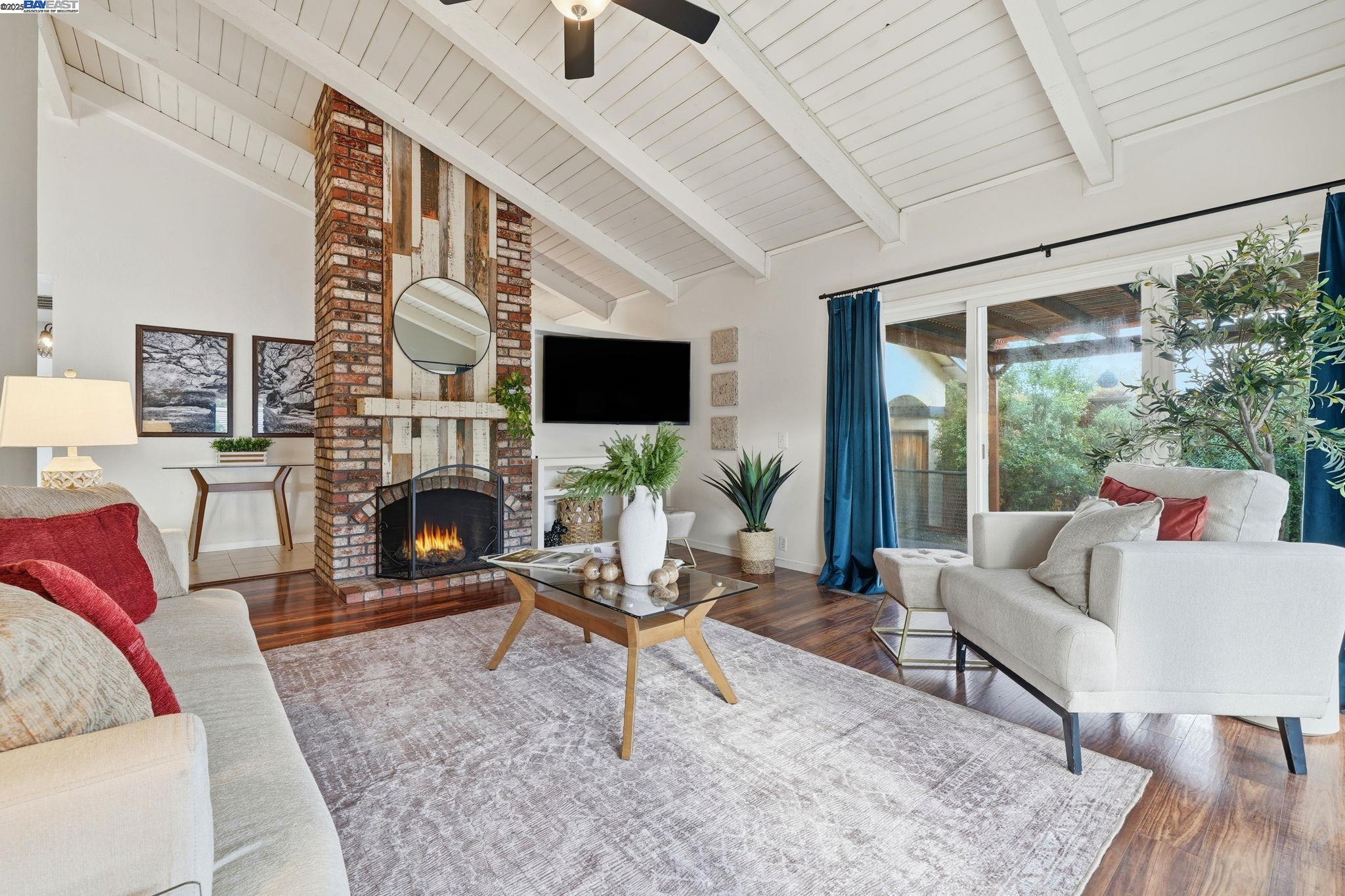 Livermore, California, 94551, United States, 3 Bedrooms Bedrooms, ,2 BathroomsBathrooms,Residential,For Sale,1992921