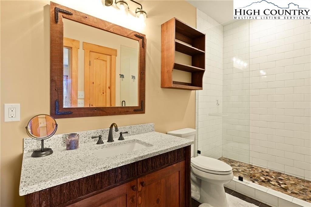 Banner Elk, North Carolina, 28604, United States, 4 Bedrooms Bedrooms, ,5 BathroomsBathrooms,Residential,For Sale,1977191