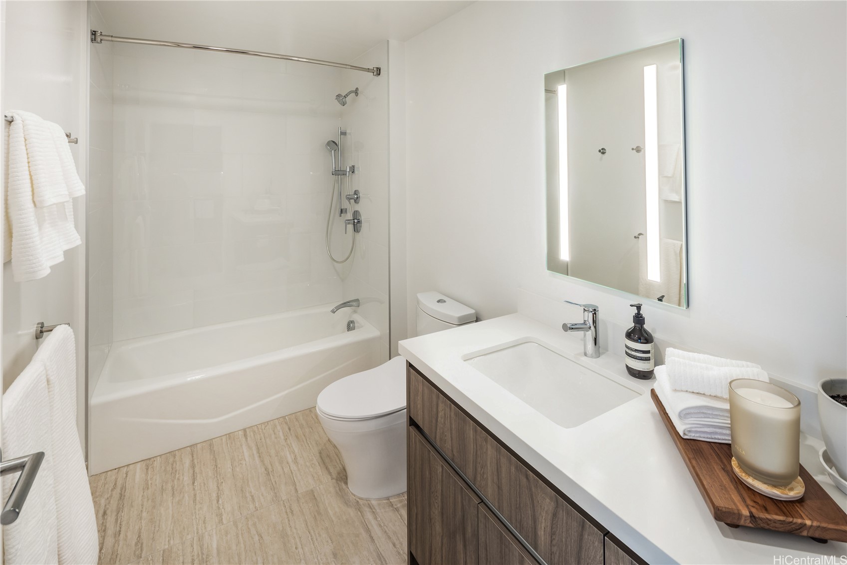 Honolulu, Hawaii, 96814, United States, 1 Bedroom Bedrooms, ,1 BathroomBathrooms,Residential,For Sale,1992137