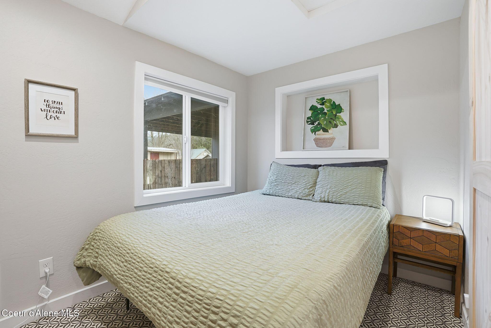 Coeur d'Alene, Idaho, 83814, United States, ,Residential,For Sale,2033062