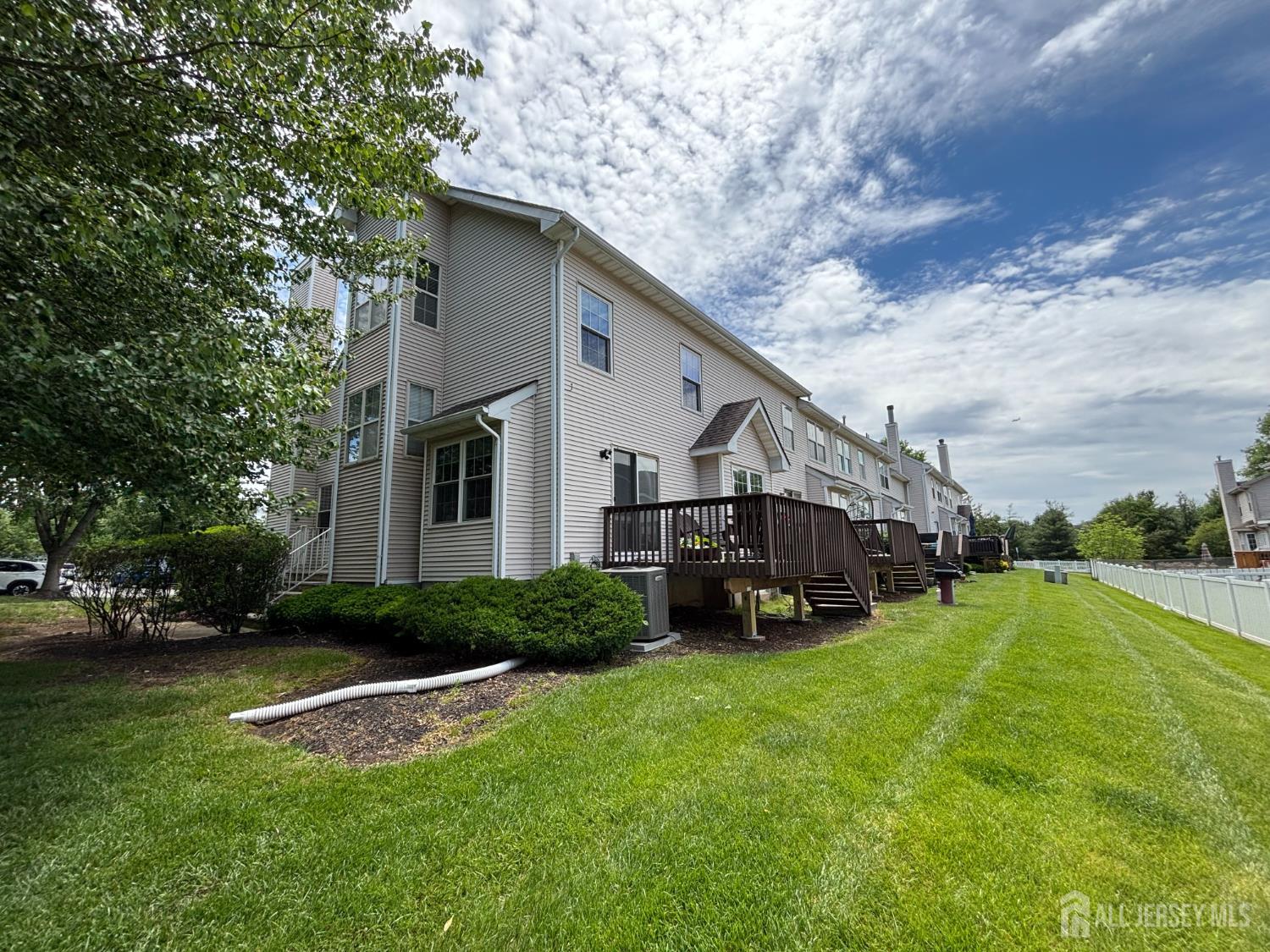 North Brunswick, New Jersey, 08902, United States, 3 Bedrooms Bedrooms, ,3 BathroomsBathrooms,Residential,For Sale,2048487