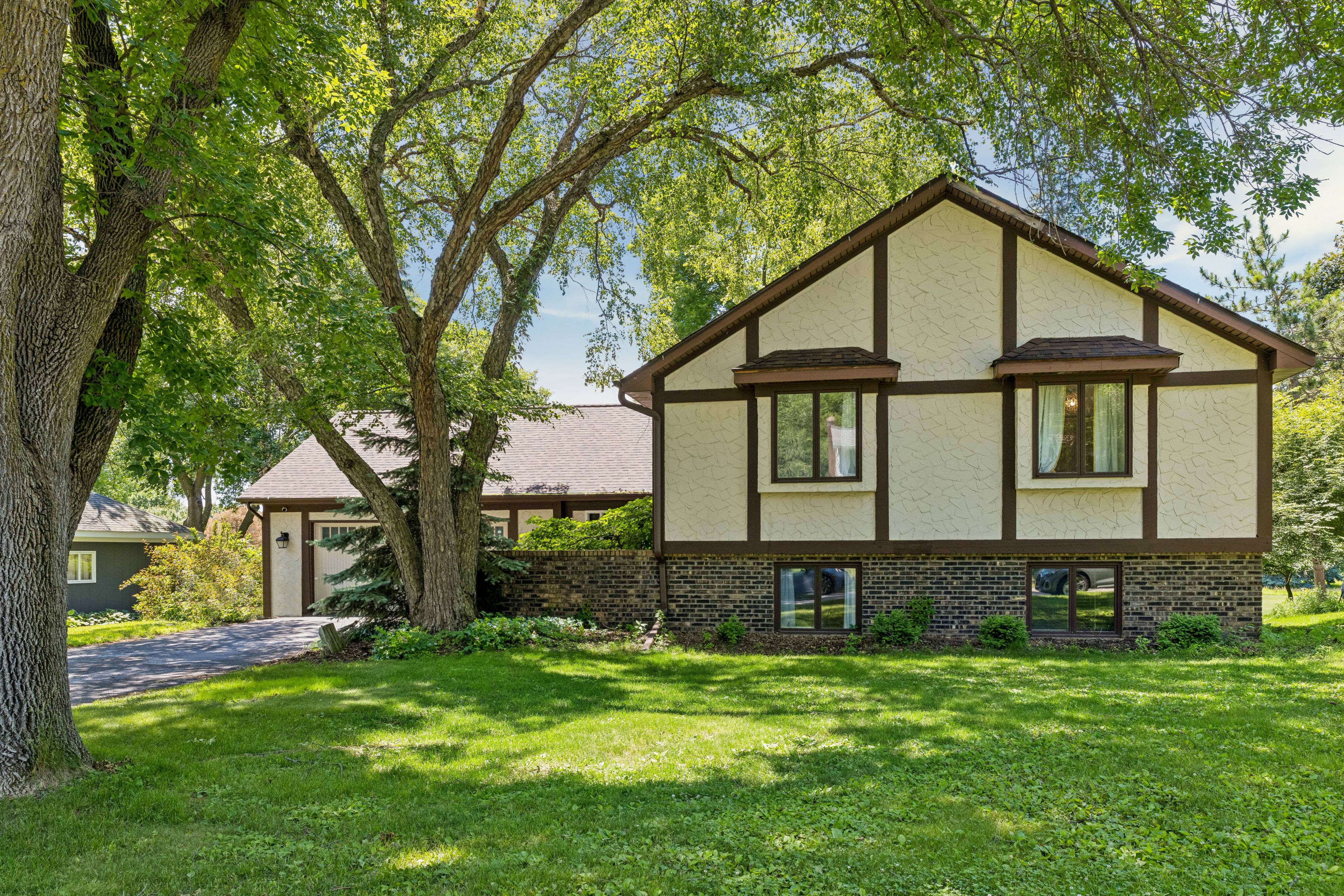  Beautifully Updated Home Overlooking Bent Creek Golf Course - 物件實景