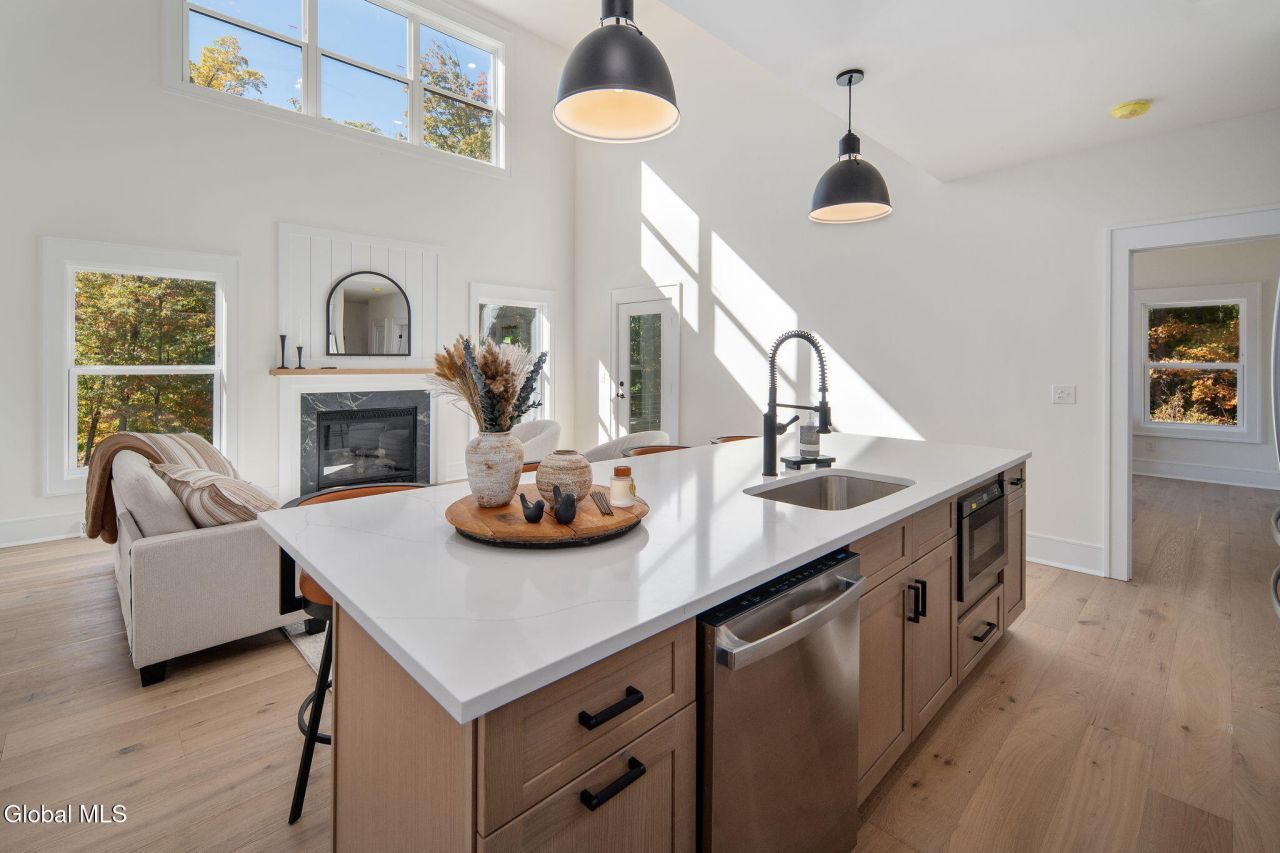 Lake George, New York, 12845, United States, 3 Bedrooms Bedrooms, ,3 BathroomsBathrooms,Residential,For Sale,1961144