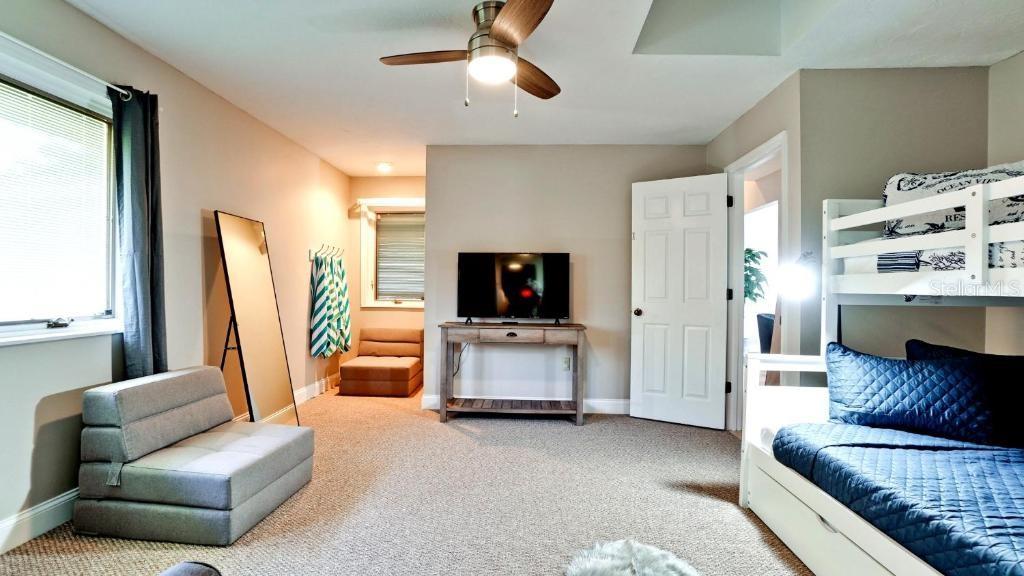 Bradenton, Florida, 34209, United States, 3 Bedrooms Bedrooms, ,4 BathroomsBathrooms,Residential,For Sale,1896605
