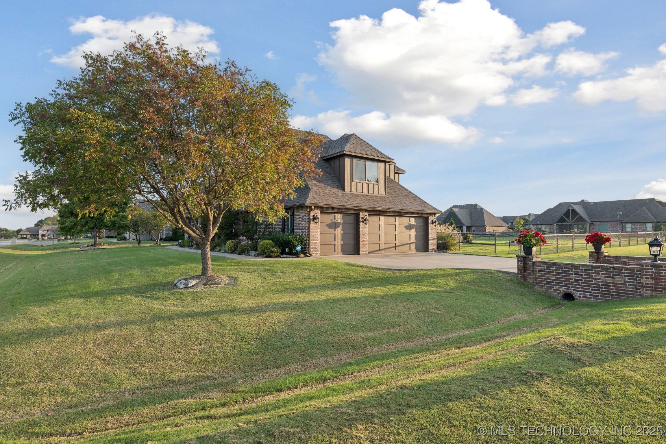 Owasso, Oklahoma, 74055, United States, 4 Bedrooms Bedrooms, ,4 BathroomsBathrooms,Residential,For Sale,1962662
