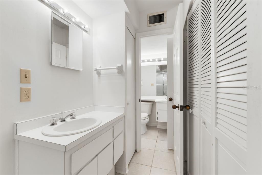 Orlando, Florida, 32819, United States, 2 Bedrooms Bedrooms, ,2 BathroomsBathrooms,Residential,For Sale,1787410