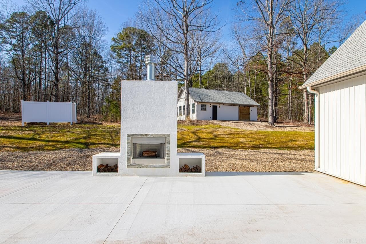 Alexander, Arkansas, 72002, United States, 6 Bedrooms Bedrooms, ,4 BathroomsBathrooms,Residential,For Sale,1986136