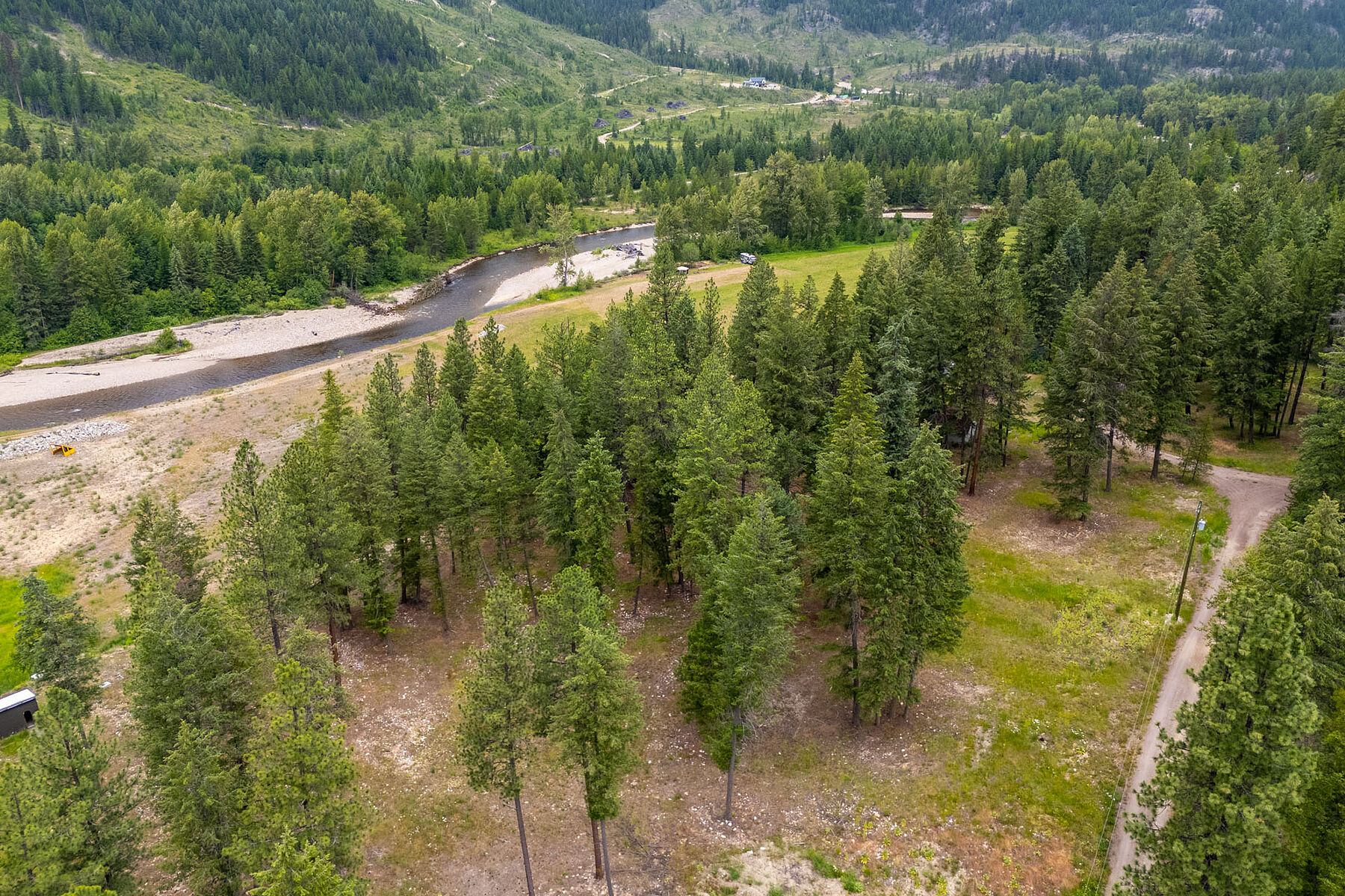  Kettle River Acreage - 物件實景