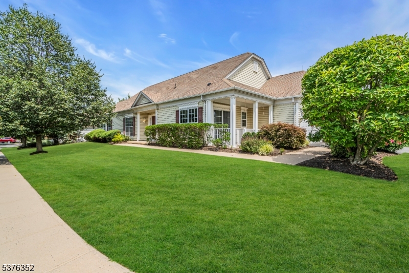Franklin Twp., New Jersey, 08873, United States, 2 Bedrooms Bedrooms, ,2 BathroomsBathrooms,Residential,For Sale,1911173