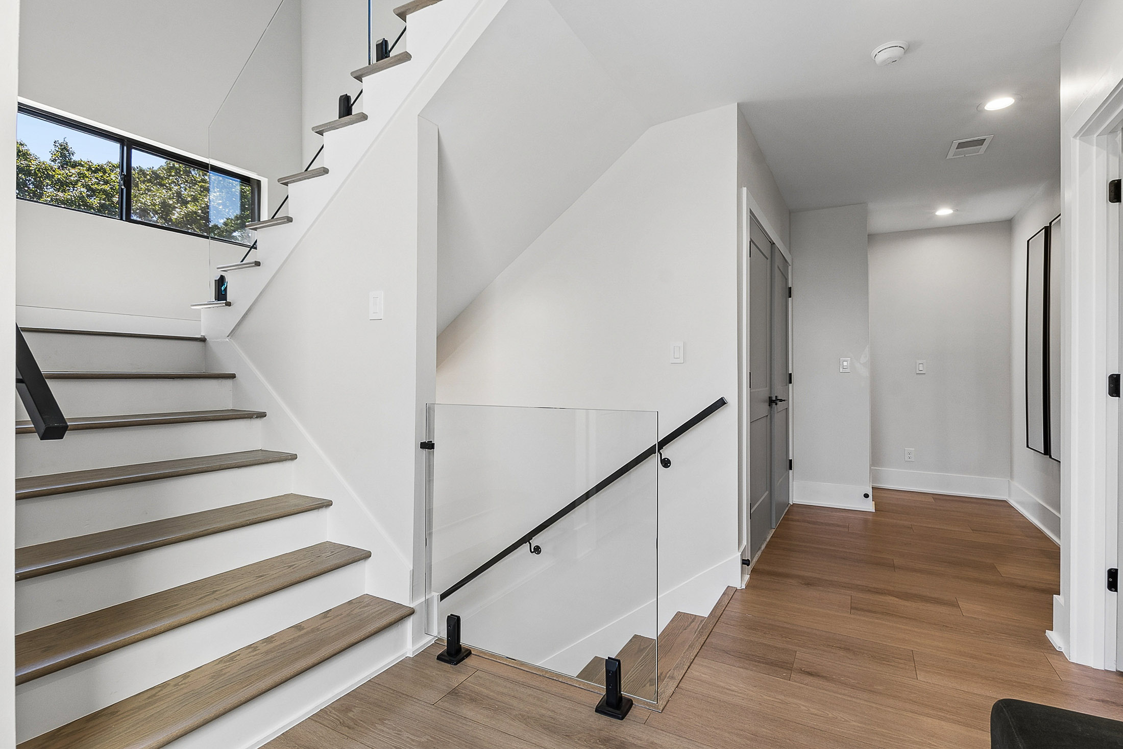  Sophisticated Modern Home in Sought-after Loring Heights - 物件實景