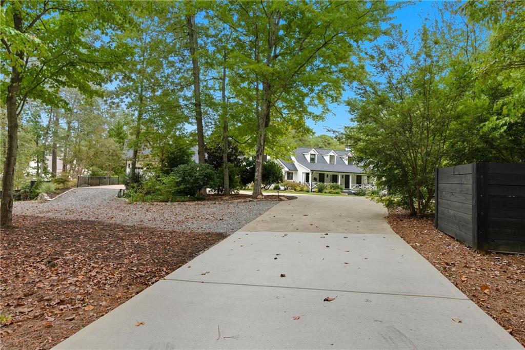 Alpharetta, Georgia, 30005, United States, 4 Bedrooms Bedrooms, ,6 BathroomsBathrooms,Residential,For Sale,1983404