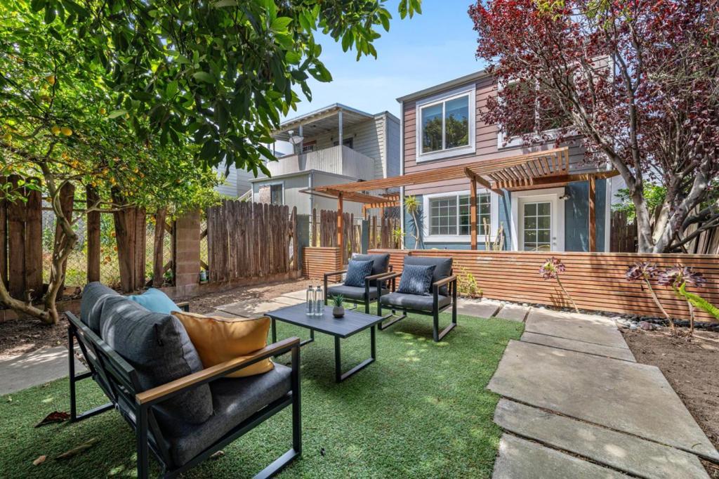 San Francisco, California, 94134, United States, 3 Bedrooms Bedrooms, ,2 BathroomsBathrooms,Residential,For Sale,1943072