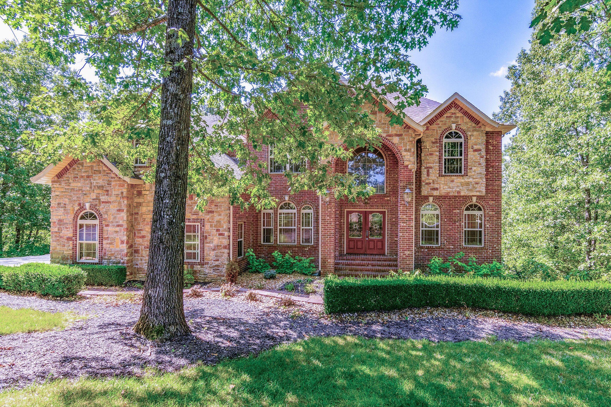 Walnut Shade, Missouri, 65771, United States, 6 Bedrooms Bedrooms, ,5 BathroomsBathrooms,Residential,For Sale,1975828