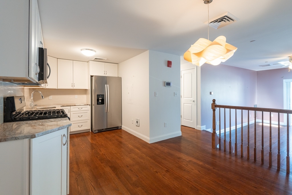 Boston, Massachusetts, 02132, United States, 2 Bedrooms Bedrooms, ,2 BathroomsBathrooms,Residential,For Sale,1912194