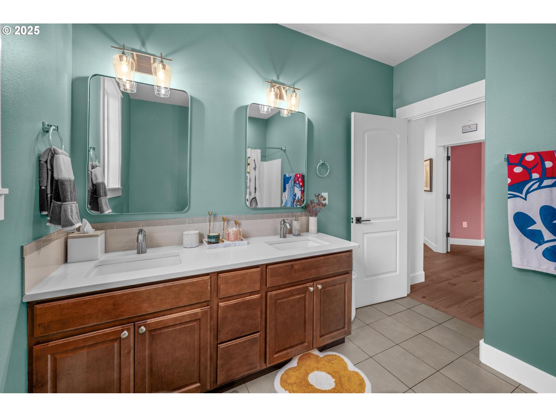 Portland, Oregon, 97223, United States, 4 Bedrooms Bedrooms, ,3 BathroomsBathrooms,Residential,For Sale,1991848