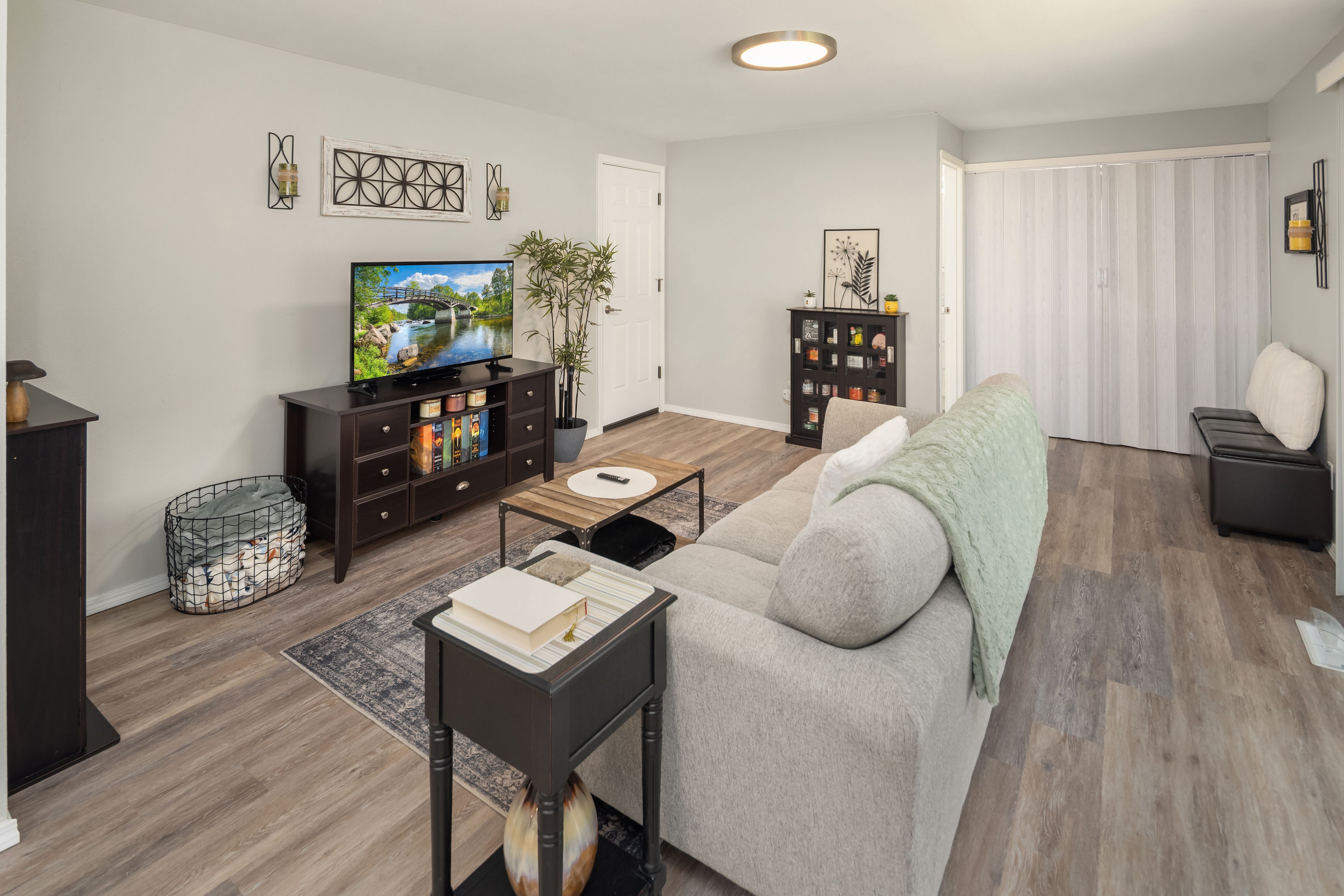  1067 Anacortes Ave NE, Renton, WA 98059 - 物件實景