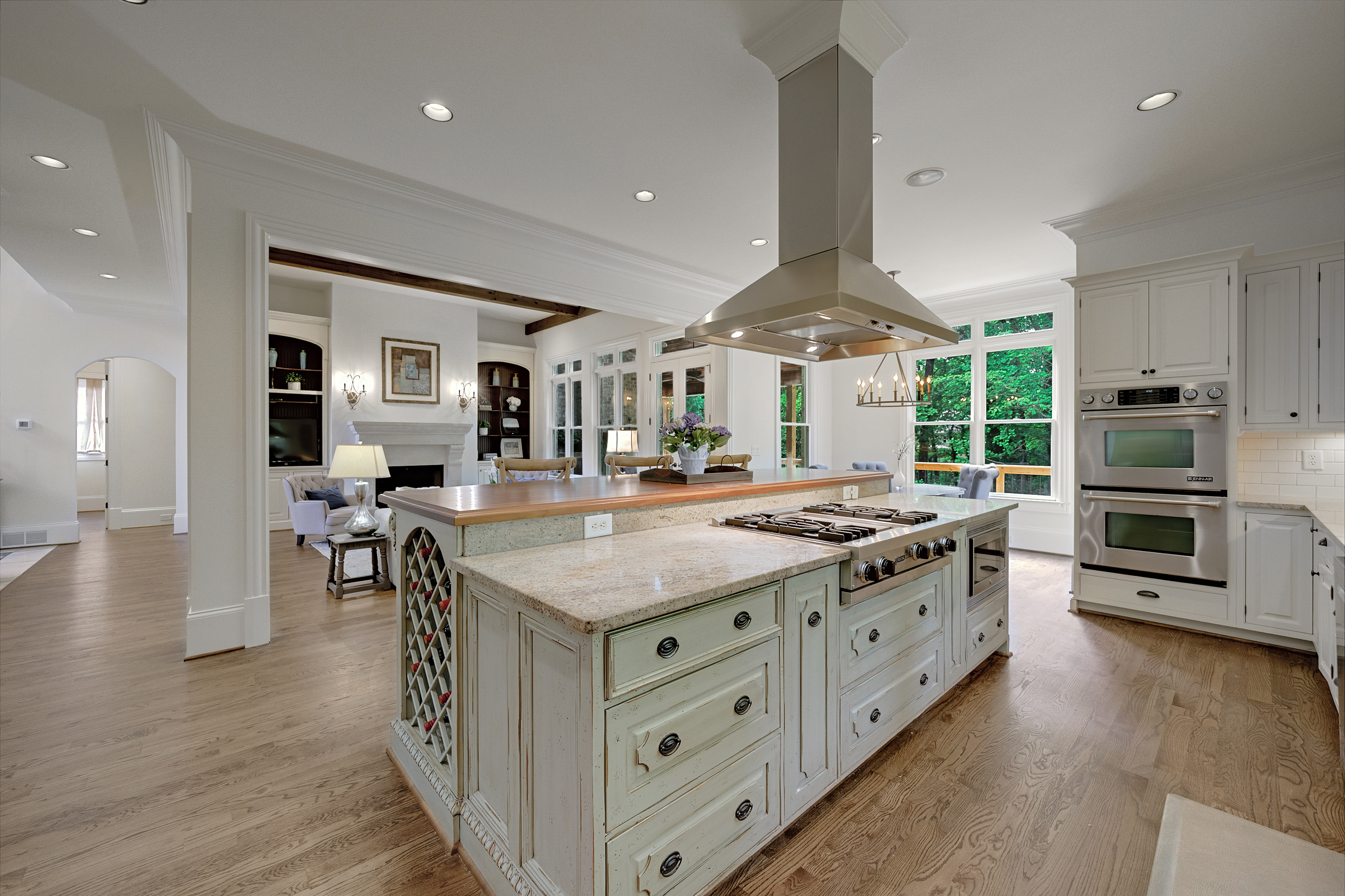  Stunning European-inspired Home on Private, Wooded Lot in East Cobb - 物件實景