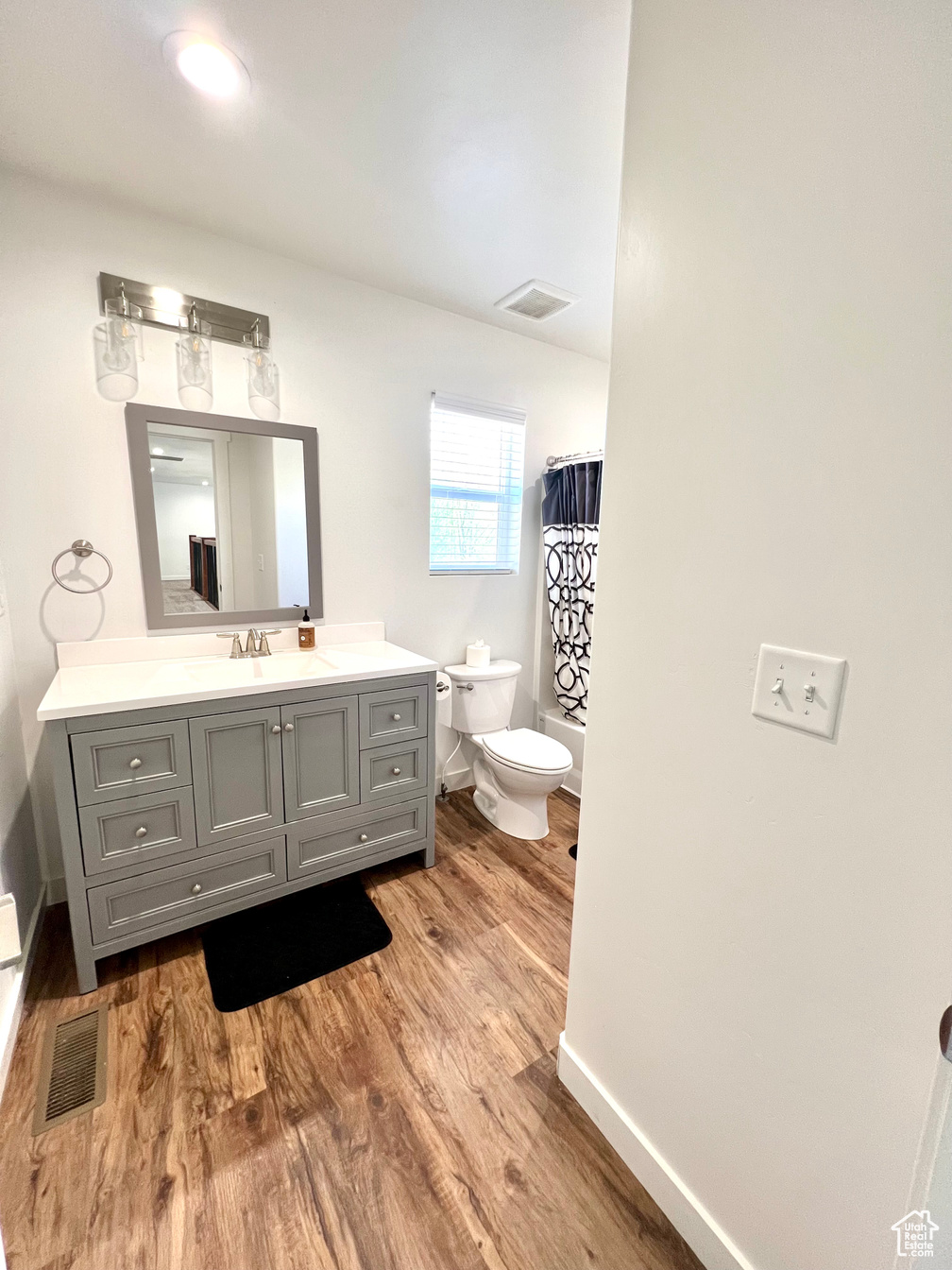Elsinore, Utah, 84724, United States, 6 Bedrooms Bedrooms, ,4 BathroomsBathrooms,Residential,For Sale,1796854