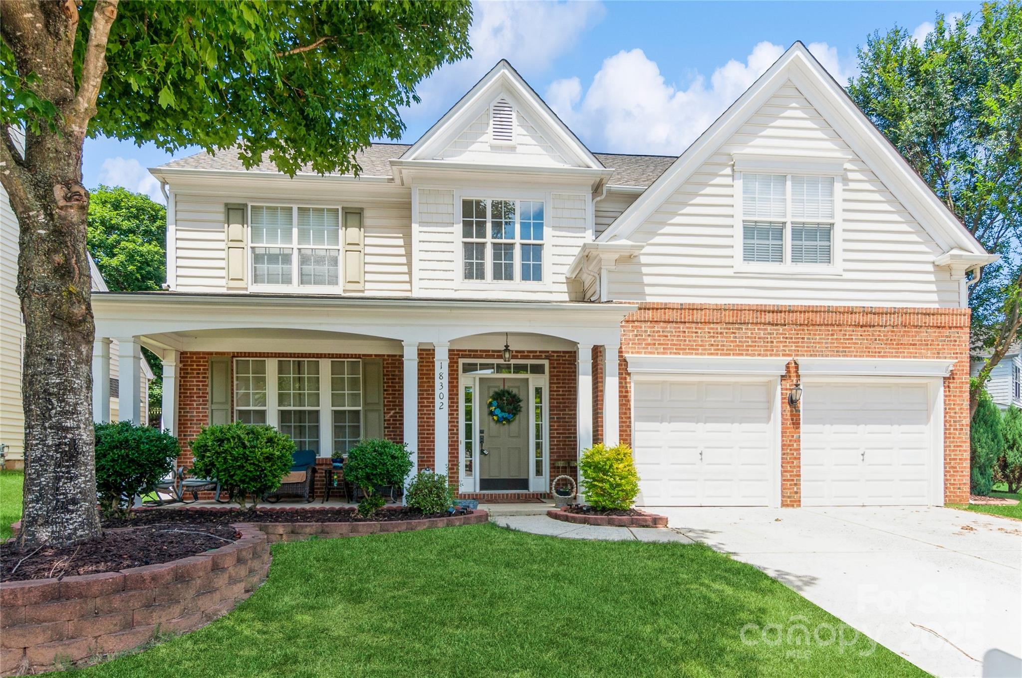 Cornelius, North Carolina, 28031, United States, 4 Bedrooms Bedrooms, ,3 BathroomsBathrooms,Residential,For Sale,1896609