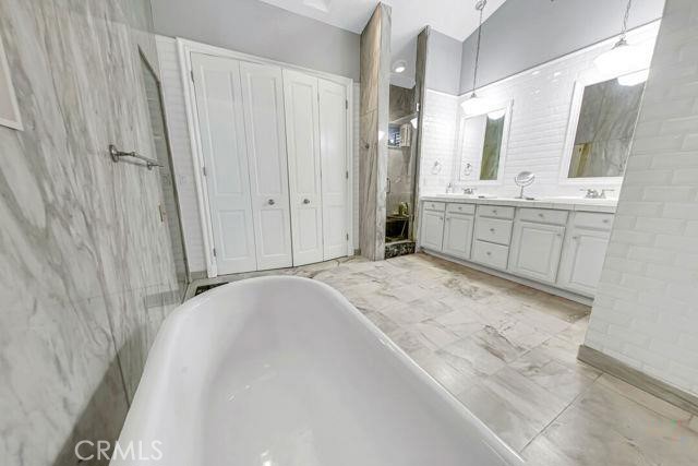 La Habra Heights, California, 90631, United States, 5 Bedrooms Bedrooms, ,4 BathroomsBathrooms,Residential,For Sale,1914300