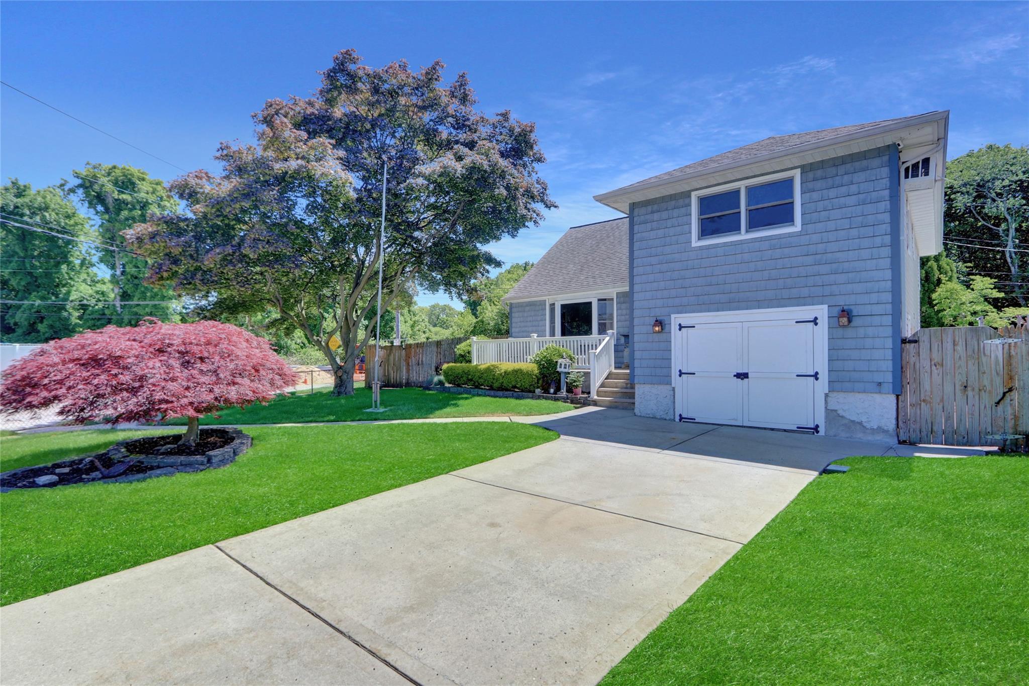 Bethpage, New York, 11714, United States, 4 Bedrooms Bedrooms, ,2 BathroomsBathrooms,Residential,For Sale,1841830