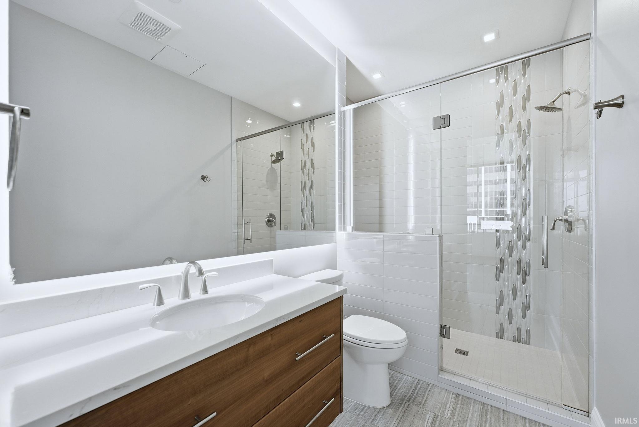 Fort Wayne, Indiana, 46802, United States, 2 Bedrooms Bedrooms, ,3 BathroomsBathrooms,Residential,For Sale,1987044