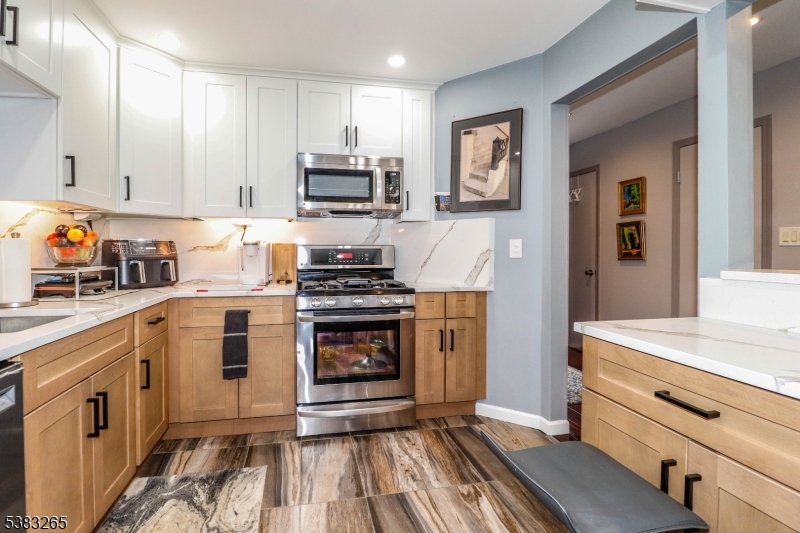 Sayreville Boro, New Jersey, 08859, United States, 2 Bedrooms Bedrooms, ,3 BathroomsBathrooms,Residential,For Sale,1962981