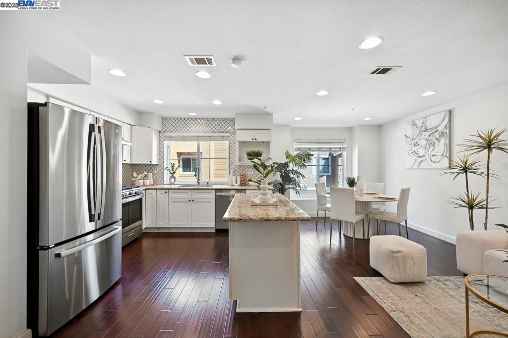 Dublin, California, 94568, United States, 3 Bedrooms Bedrooms, ,2 BathroomsBathrooms,Residential,For Sale,1987848