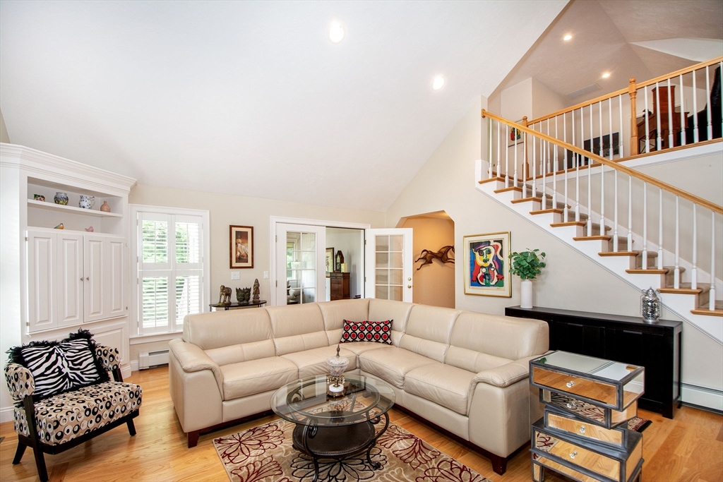 Hanover, Massachusetts, 02339, United States, 2 Bedrooms Bedrooms, ,3 BathroomsBathrooms,Residential,For Sale,1940214