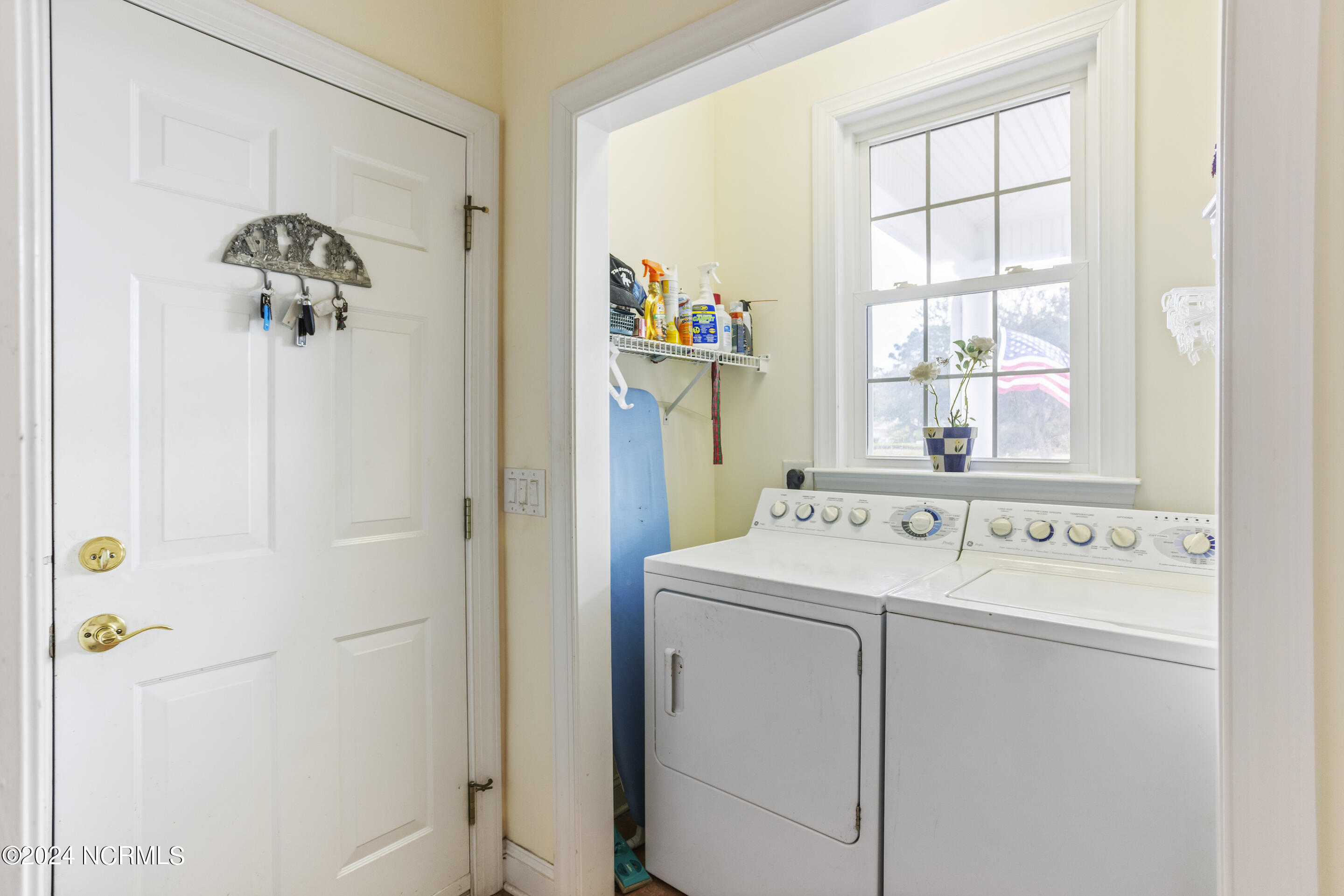 Southport, North Carolina, 28461, United States, 3 Bedrooms Bedrooms, ,5 BathroomsBathrooms,Residential,For Sale,1827148