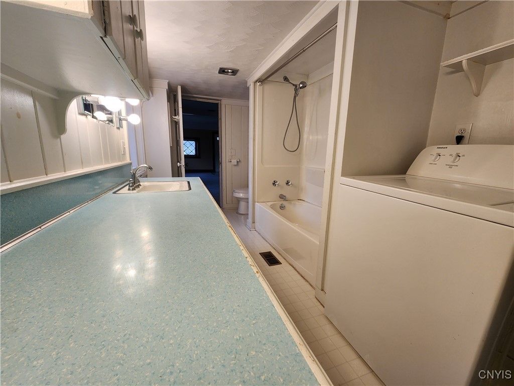 Skaneateles, New York, 13152, United States, 3 Bedrooms Bedrooms, ,2 BathroomsBathrooms,Residential,For Sale,1988278