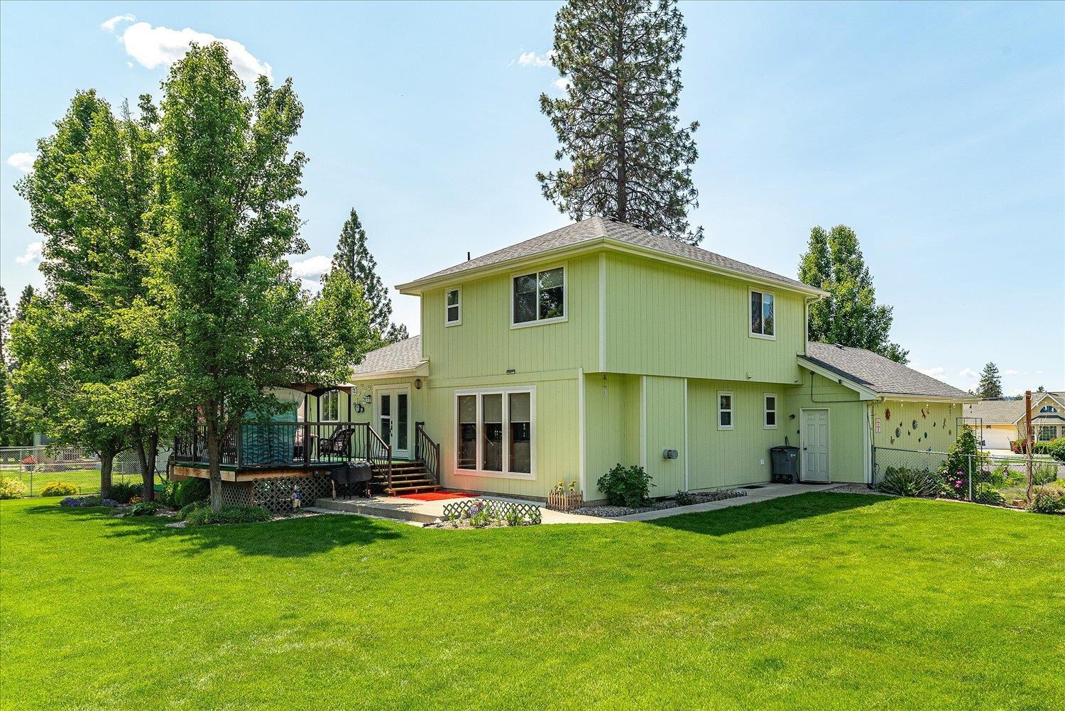 Nine Mile Falls, Washington, 99026, United States, 5 Bedrooms Bedrooms, ,3 BathroomsBathrooms,Residential,For Sale,1979574