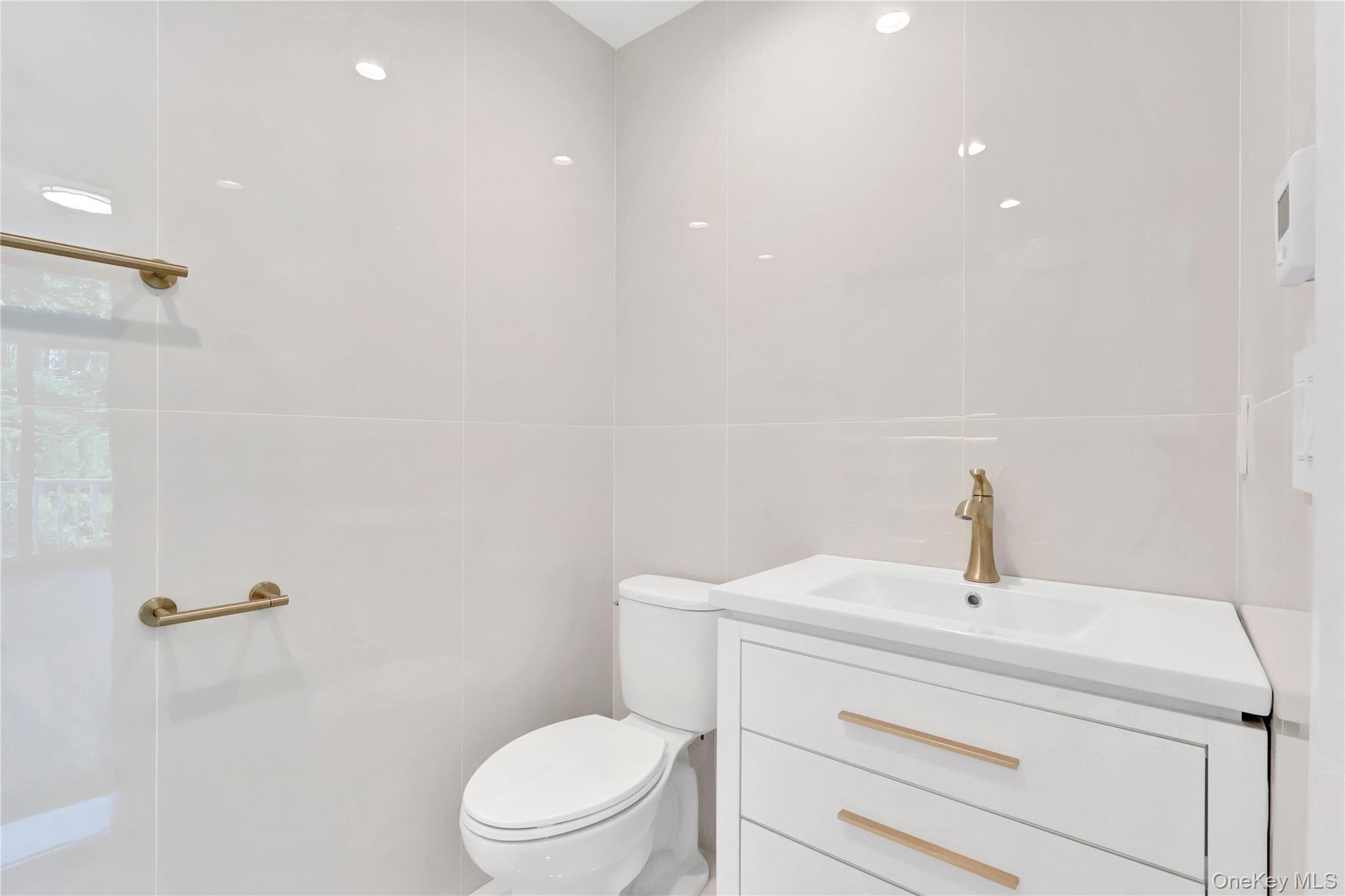  25 Hemlock Lane, Roslyn Heights, NY, 11577 - 物件實景