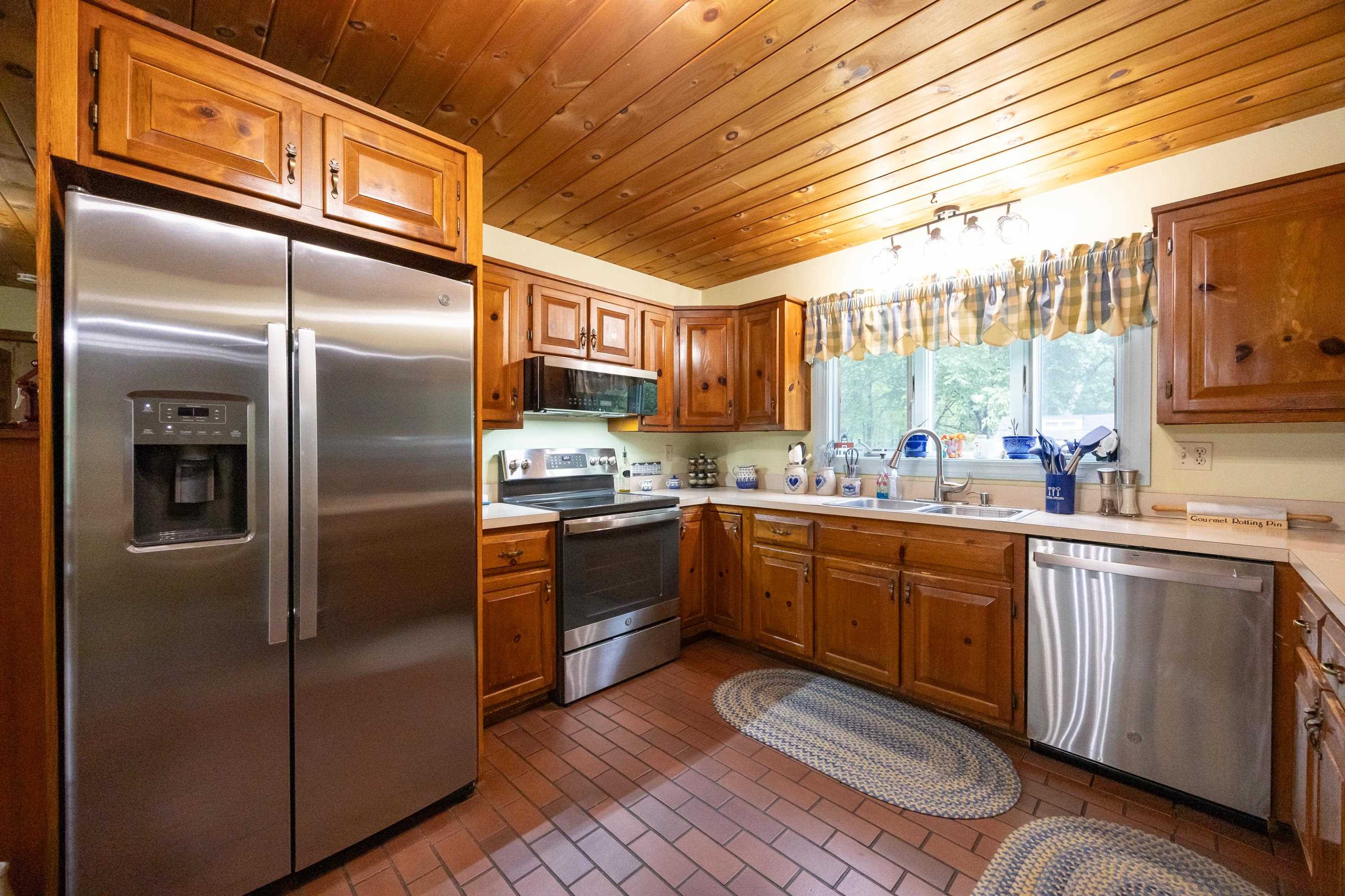 Hampstead, New Hampshire, 03826, United States, 4 Bedrooms Bedrooms, ,2 BathroomsBathrooms,Residential,For Sale,1890507