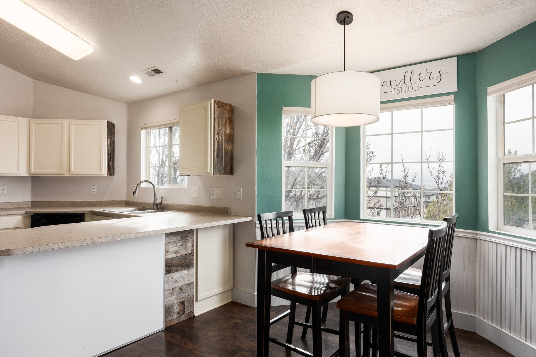  Quiet 3-Bed Condo Near Schools & Parks - 物件實景