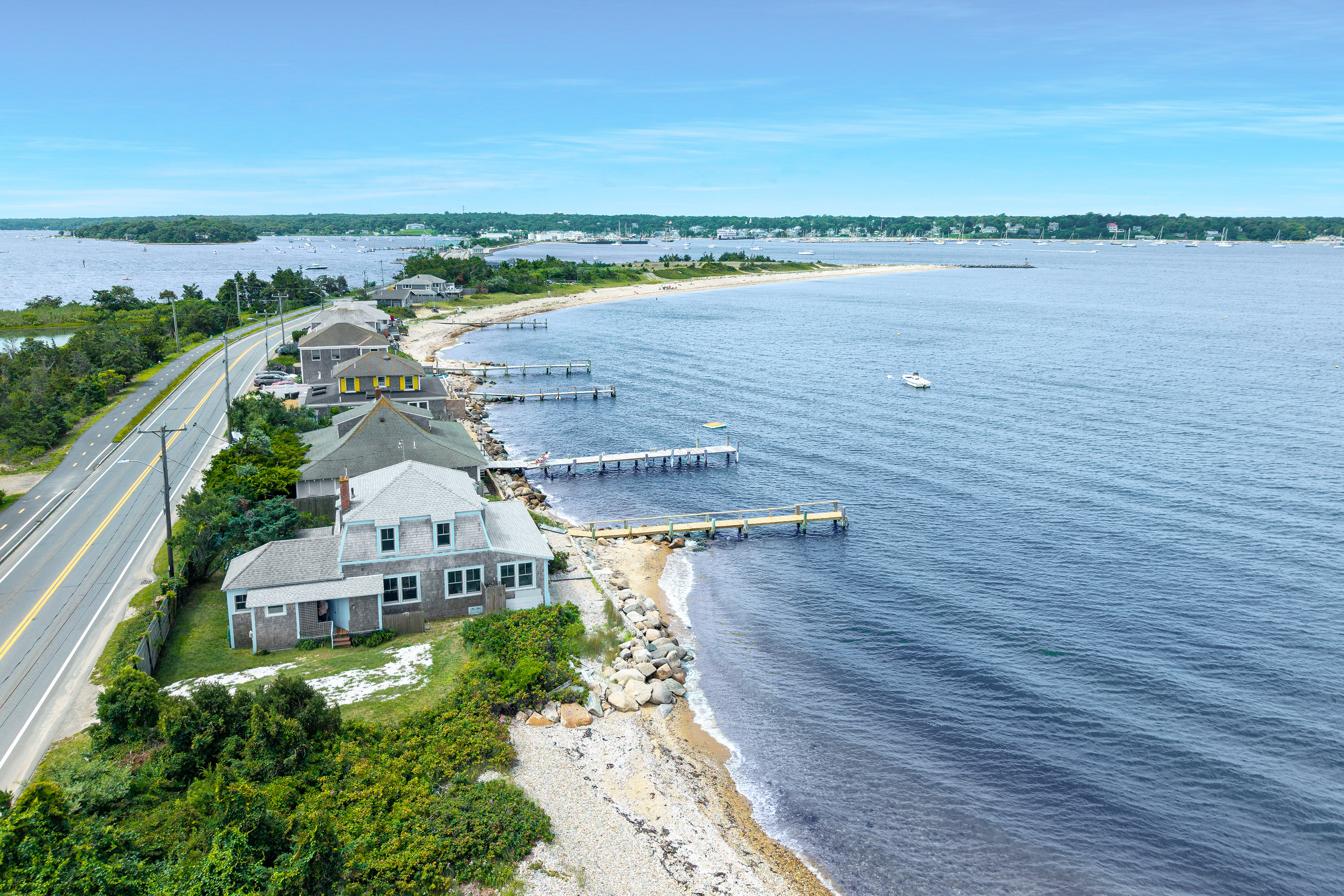  Waterfront with Dock on Vineyard Haven Harbor - 物件實景