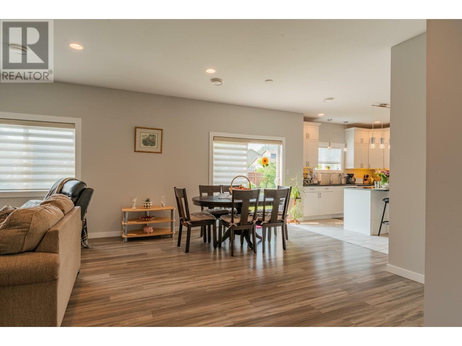 CASTLEGAR, British Columbia, V1N 4X8, CA, 4 Bedrooms Bedrooms, ,2 BathroomsBathrooms,Residential,For Sale,1839232