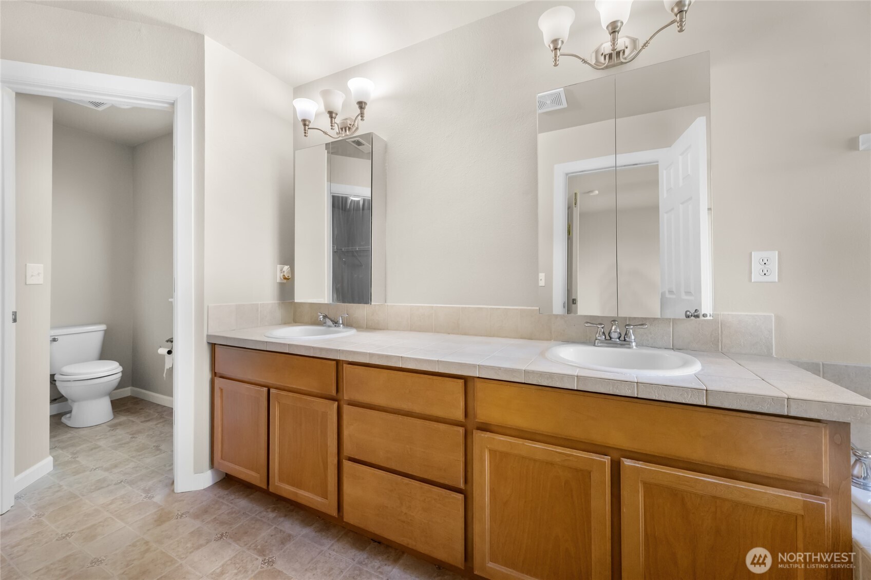 Auburn, Washington, 98092, United States, 4 Bedrooms Bedrooms, ,4 BathroomsBathrooms,Residential,For Sale,1977143