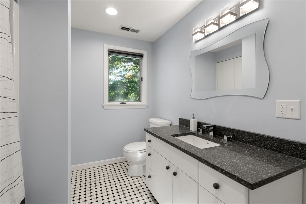 Newton, Massachusetts, 02459, United States, 5 Bedrooms Bedrooms, ,4 BathroomsBathrooms,Residential,For Sale,1939309