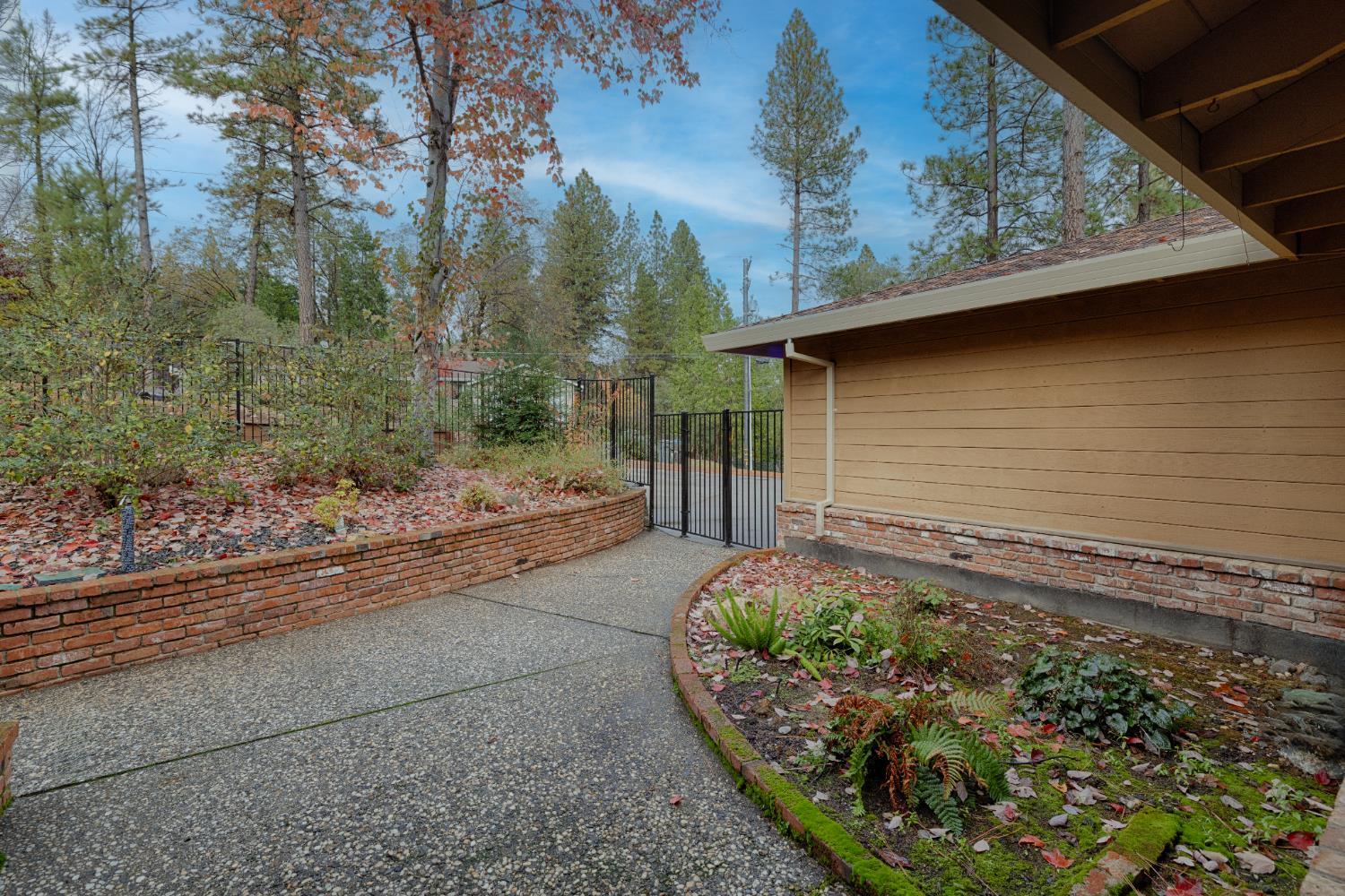 Grass Valley, California, 95949, United States, 3 Bedrooms Bedrooms, ,3 BathroomsBathrooms,Residential,For Sale,1992571