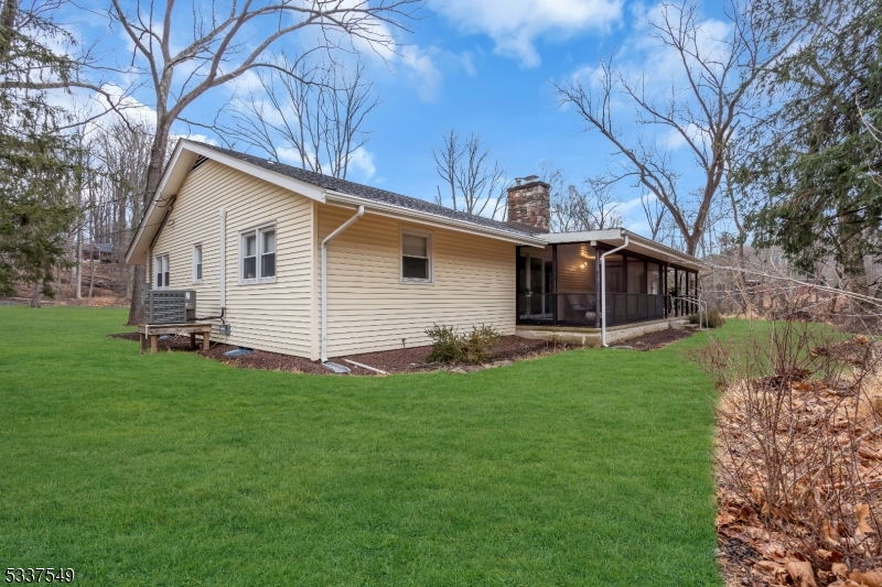 Raritan Twp., New Jersey, 08822, United States, 3 Bedrooms Bedrooms, ,2 BathroomsBathrooms,Residential,For Sale,1951157