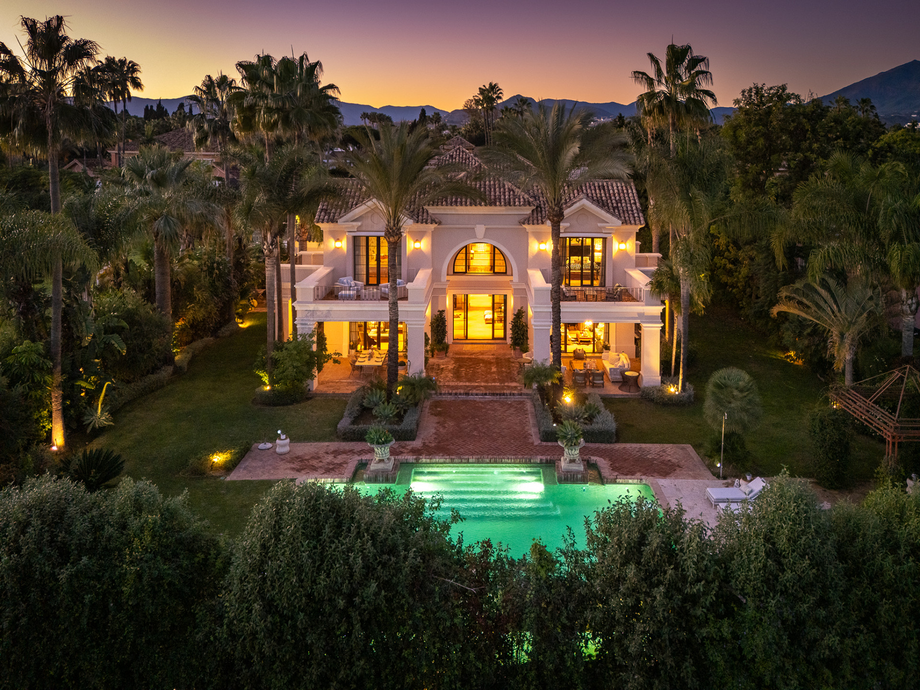  Majestic Villa in the Iconic Beachside Community Guadalmina Baja - 物件實景