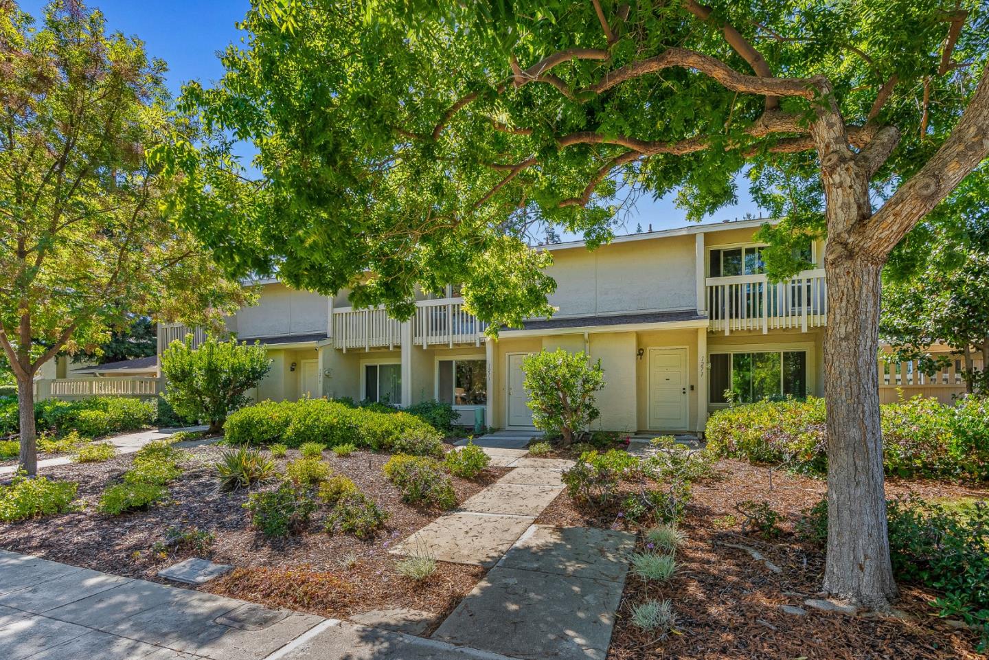 Sunnyvale, California, 94087, United States, 2 Bedrooms Bedrooms, ,2 BathroomsBathrooms,Residential,For Sale,1947978