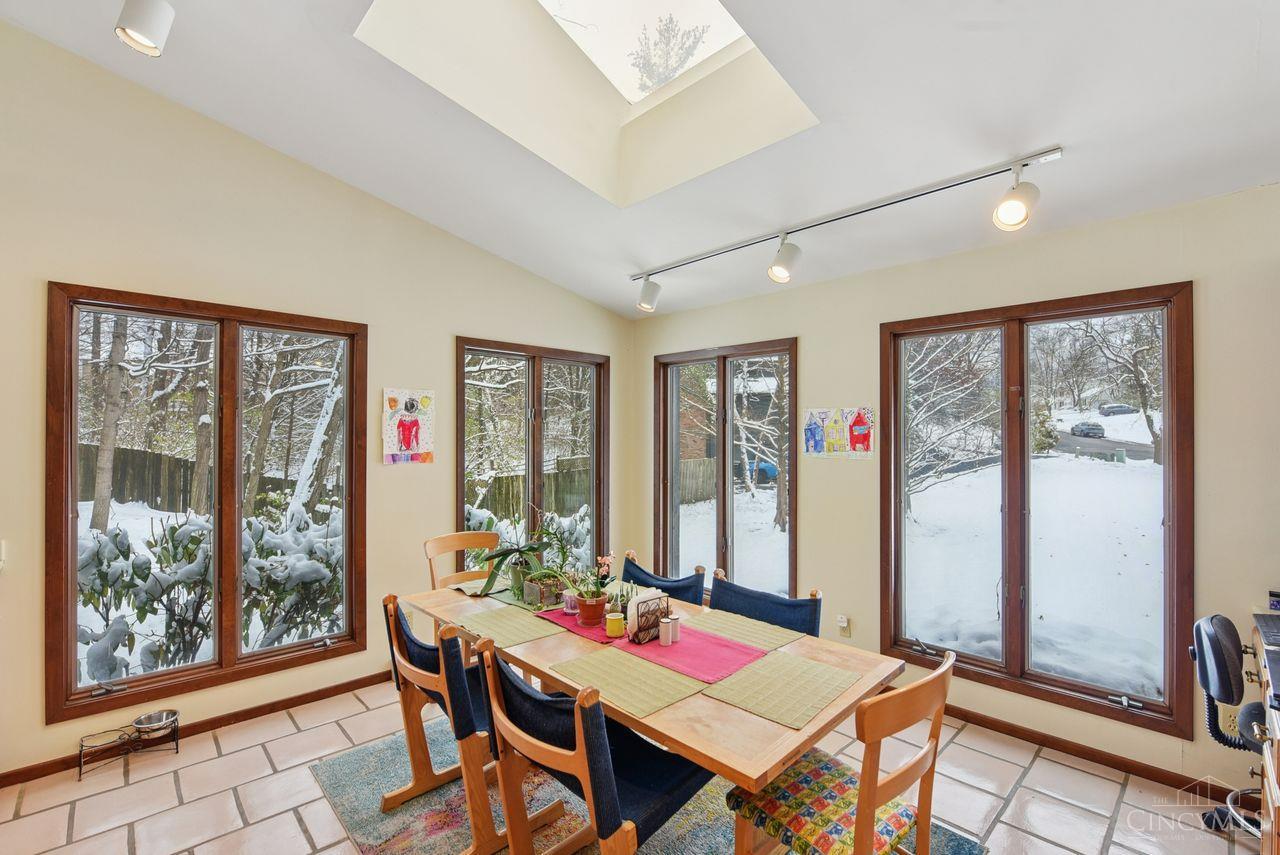 Anderson Twp, Ohio, 45255, United States, 4 Bedrooms Bedrooms, ,3 BathroomsBathrooms,Residential,For Sale,2001955