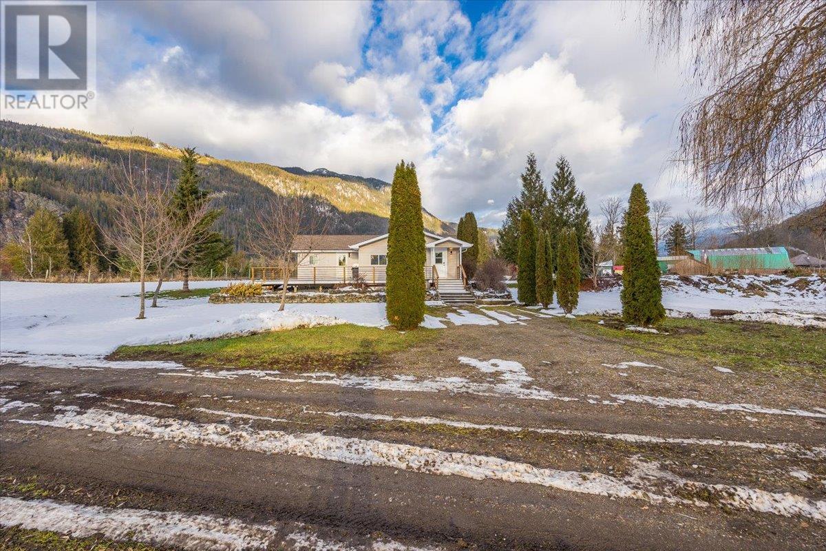 SICAMOUS, British Columbia, V0E 2V4, CA, 2 Bedrooms Bedrooms, ,2 BathroomsBathrooms,Residential,For Sale,1949682