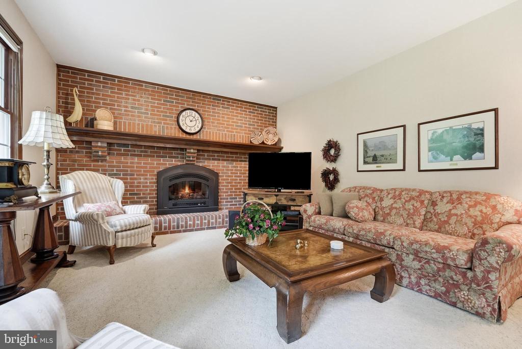 Warrenton, Virginia, 20187, United States, 4 Bedrooms Bedrooms, ,3 BathroomsBathrooms,Residential,For Sale,2048505