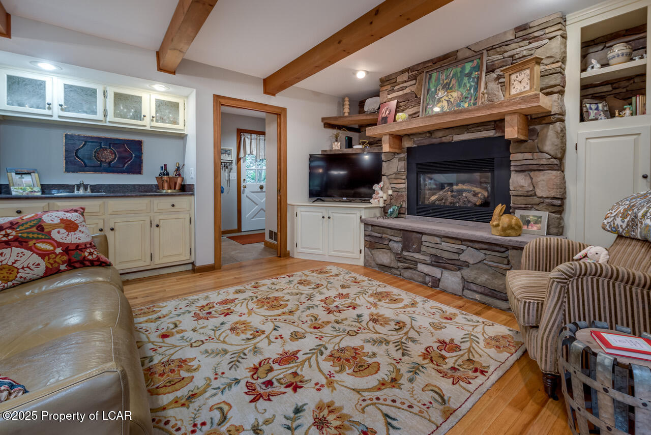 Dallas, Pennsylvania, 18612, United States, 5 Bedrooms Bedrooms, ,3 BathroomsBathrooms,Residential,For Sale,2006135