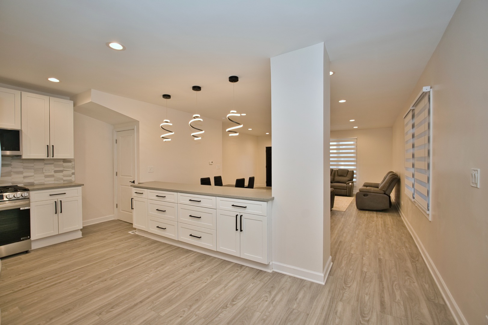 Chicago, Illinois, 60630, United States, 4 Bedrooms Bedrooms, ,2 BathroomsBathrooms,Residential,For Sale,2007552